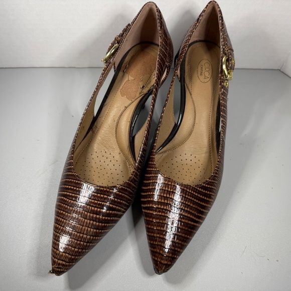 Circa Joan & David Brown Faux Reptile Slingback Kitten Heels 8Wide - Picture 5 of 8